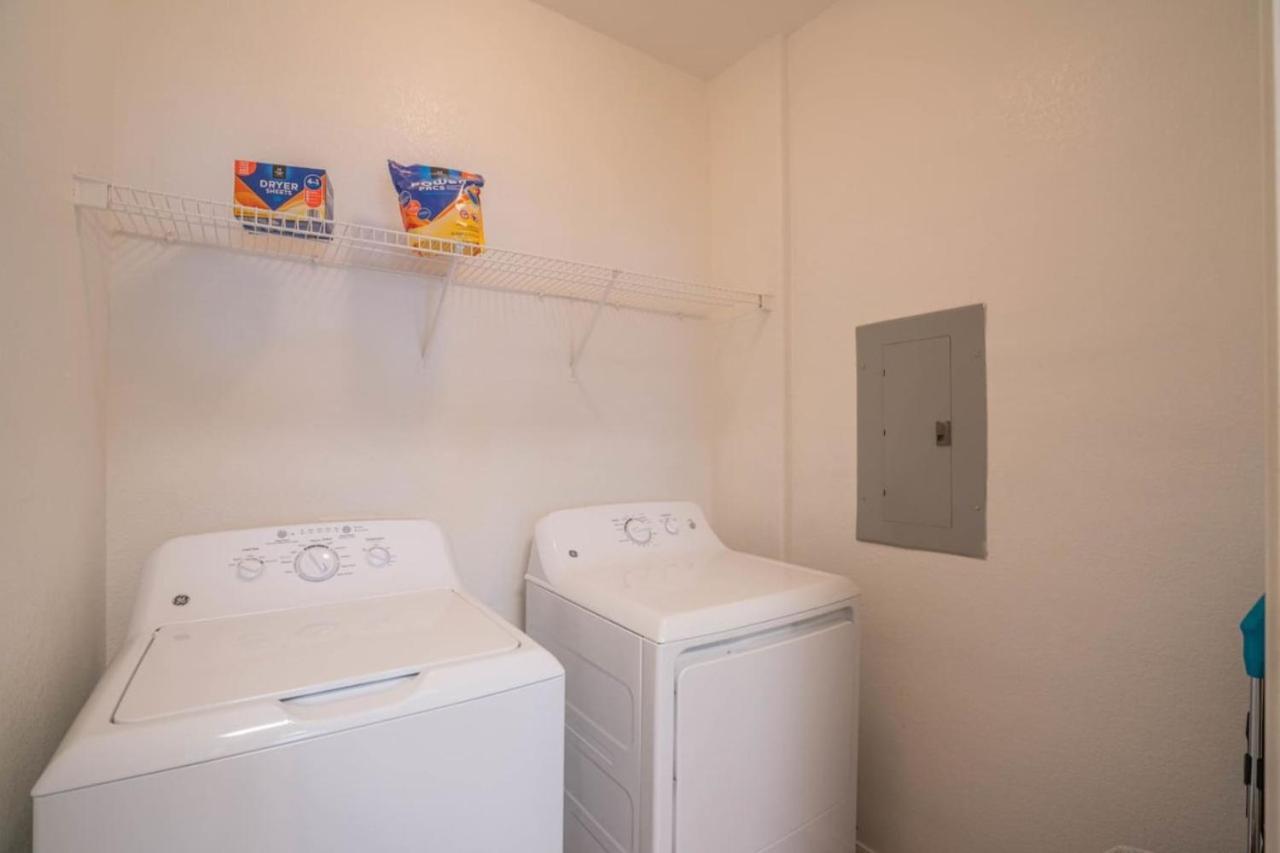 Posh 2Bd - Midtown - Gym, Pool, W-D, Parking - Sleeps 8 Apartment Финикс Екстериор снимка