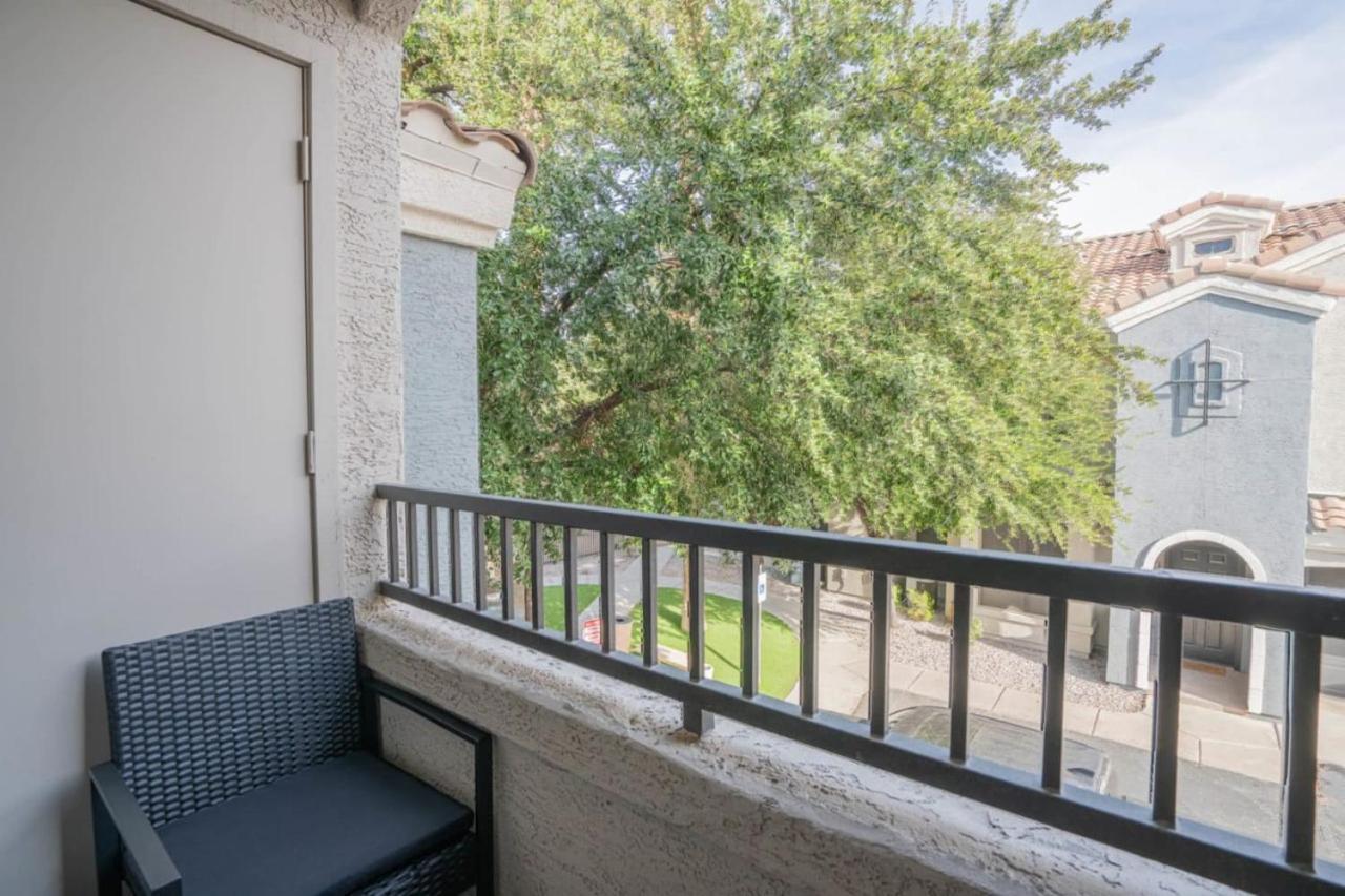 Posh 2Bd - Midtown - Gym, Pool, W-D, Parking - Sleeps 8 Apartment Финикс Екстериор снимка