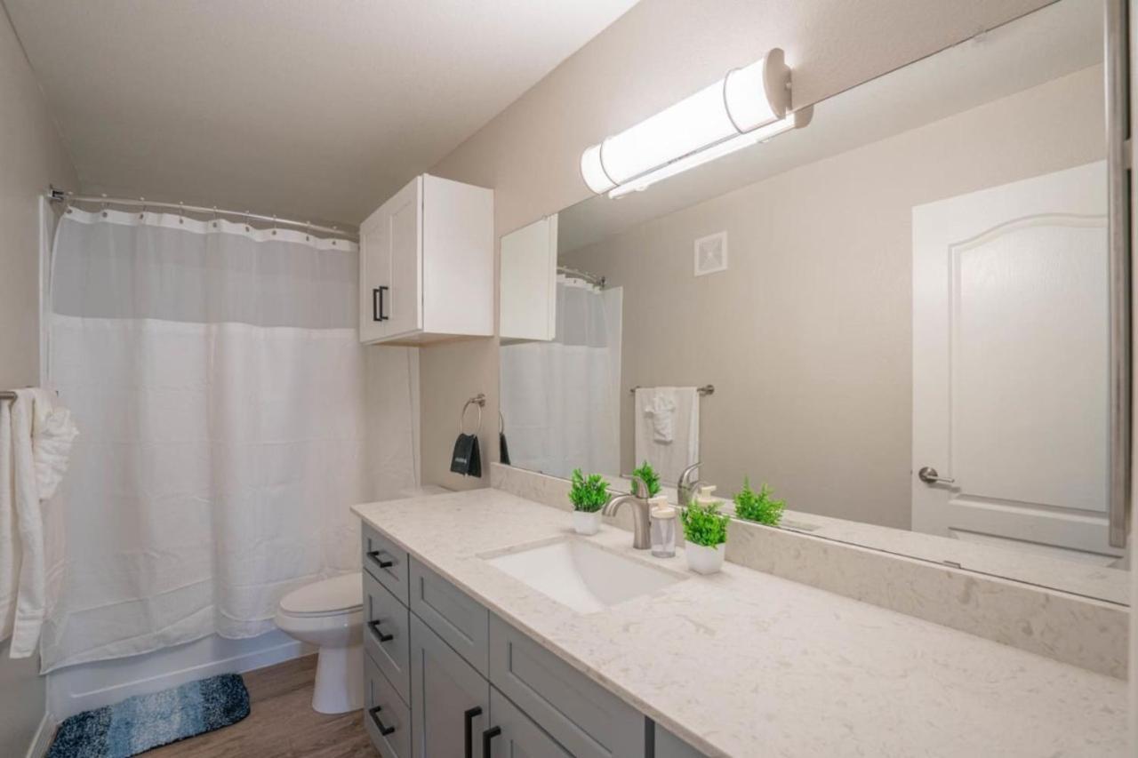 Posh 2Bd - Midtown - Gym, Pool, W-D, Parking - Sleeps 8 Apartment Финикс Екстериор снимка