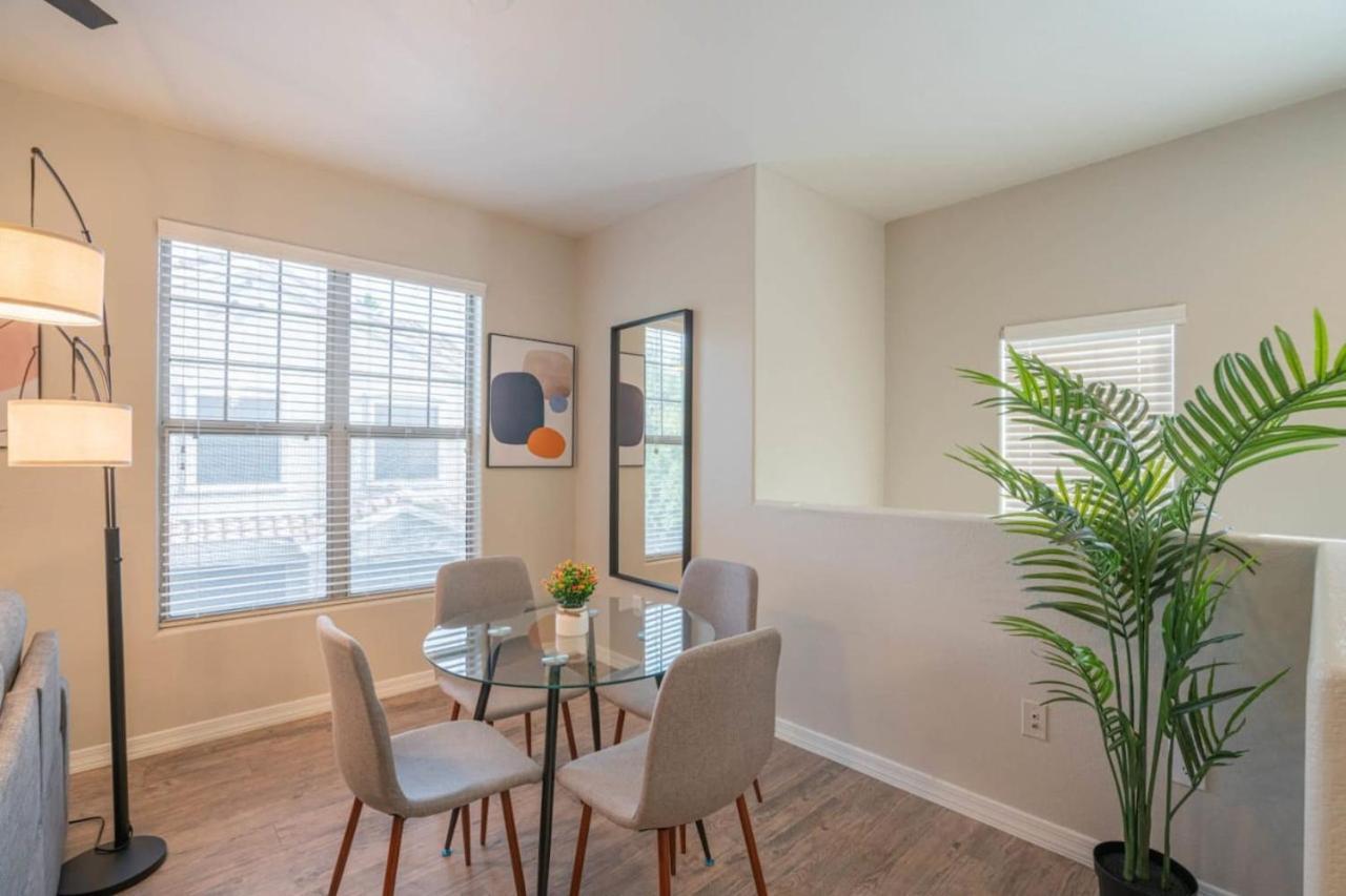 Posh 2Bd - Midtown - Gym, Pool, W-D, Parking - Sleeps 8 Apartment Финикс Екстериор снимка